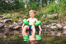 Laden Sie das Bild in den Galerie-Viewer, Schwimmflügel aus BIO-TPU Grünflügel ab 1-6 Jahre 11-30 Kg 